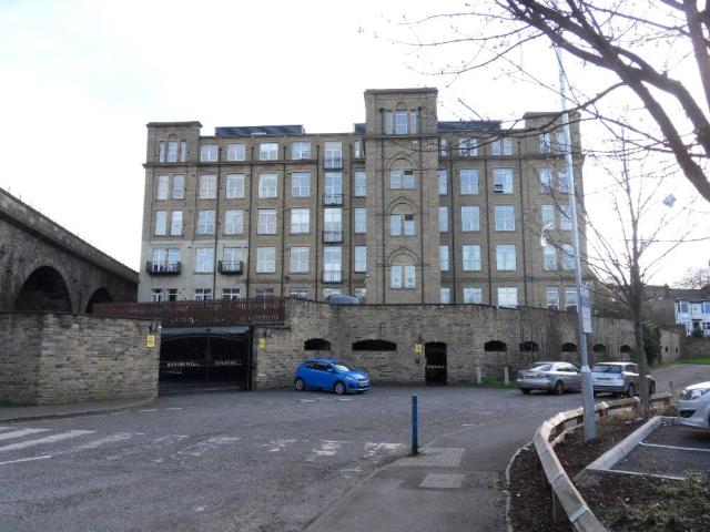 Apartment for rent in Eightlands, Dewsbury