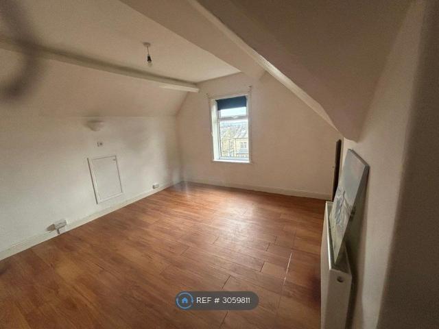 Apartment for rent in Frizinghall, Bradford