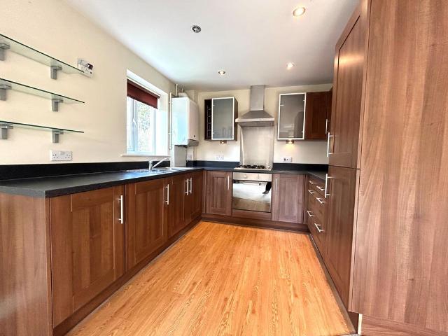 Apartment for rent in Wrenthorpe, West Yorkshire