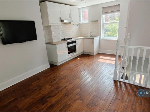 Apartment for rent in Streatham Hill, Greater London
