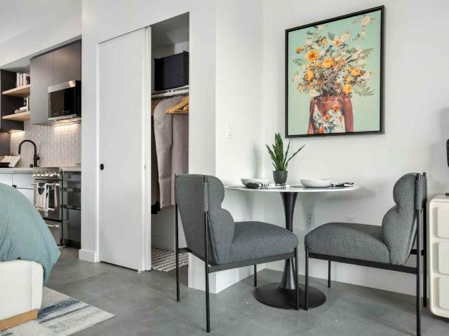 Apartment for rent in Canoga Park, California