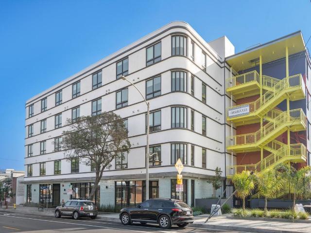 Apartment for rent in Canoga Park, California