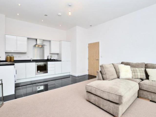 Apartment for rent in Heol-las, Surrey