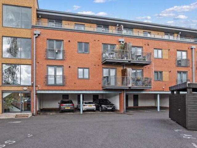 House for sale in Diglis, Worcestershire