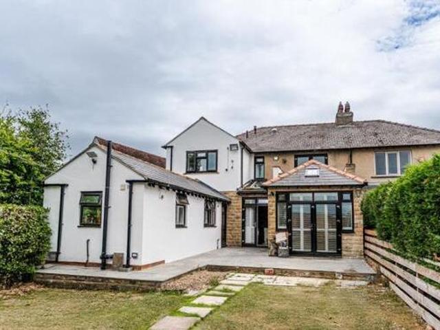 House for sale in Huddersfield, West Yorkshire