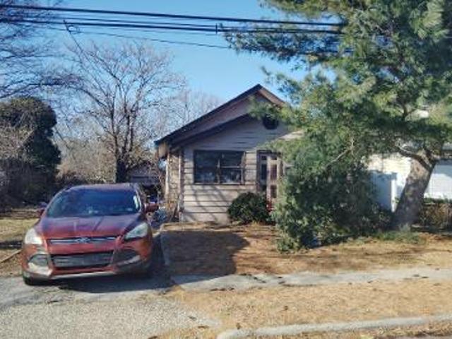 House for sale in Malverne Park Oaks, Lakeview
