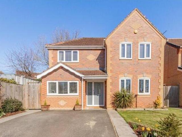 House for sale in Huddersfield, West Yorkshire