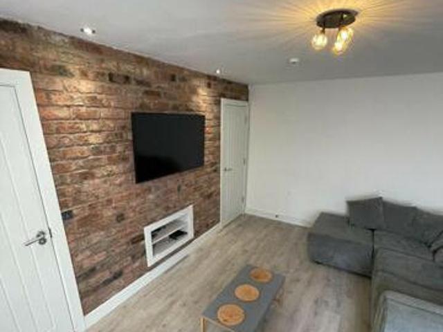 House for rent in Calderstones
