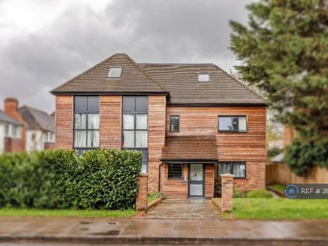 House for rent in Cockfosters, Greater London