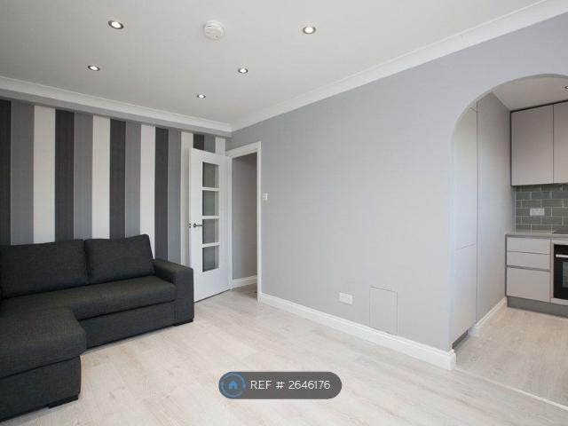 Studio for rent in Slough