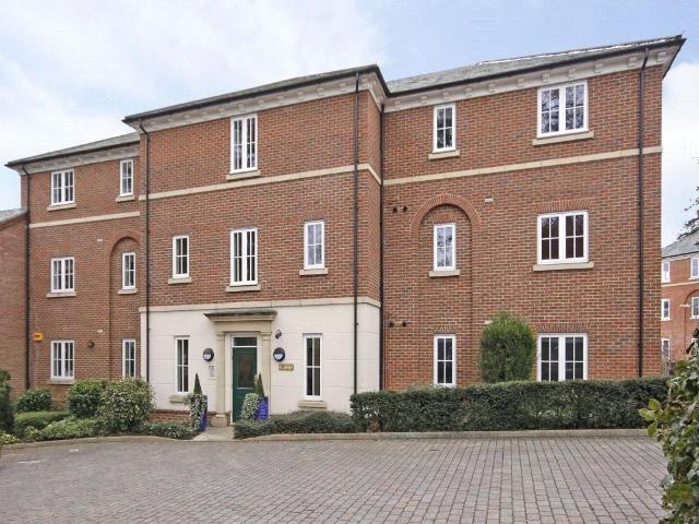 Apartment for rent in Sleepers' Hill, Hampshire