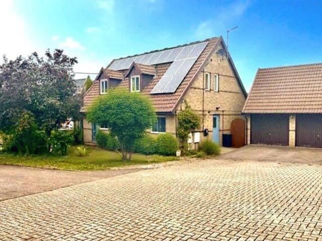 House for sale in Northampton, Northamptonshire