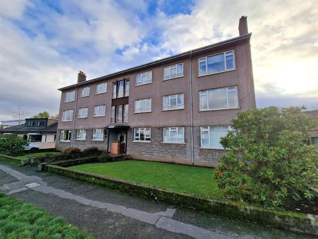 Apartment for rent in Braidbar, Giffnock