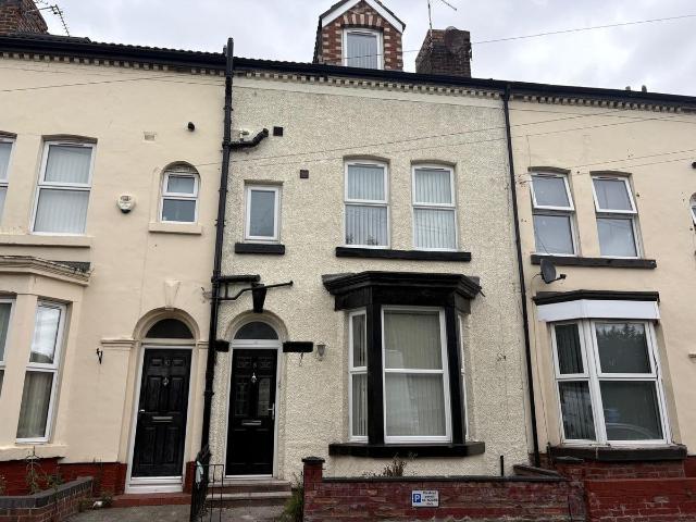 Apartment for rent in Stoneycroft, Calderstones