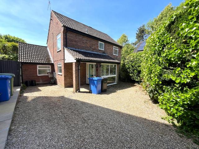 House for rent in Clover Hill, East Bank