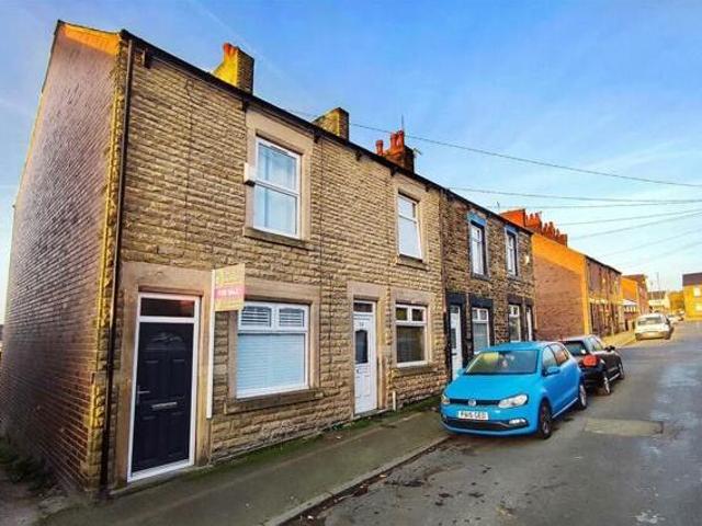 House for sale in Mapplewell, South Yorkshire