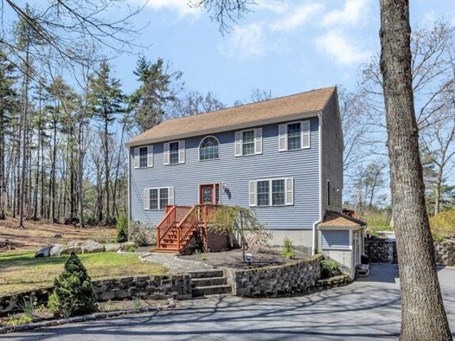 House for sale in Rochester, Massachusetts