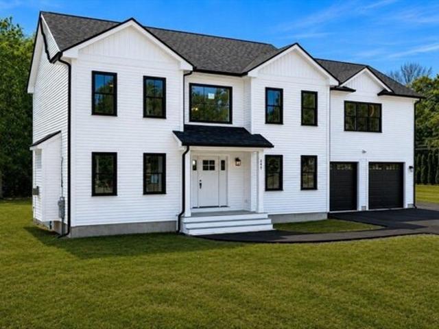 House for sale in Rochester, Massachusetts