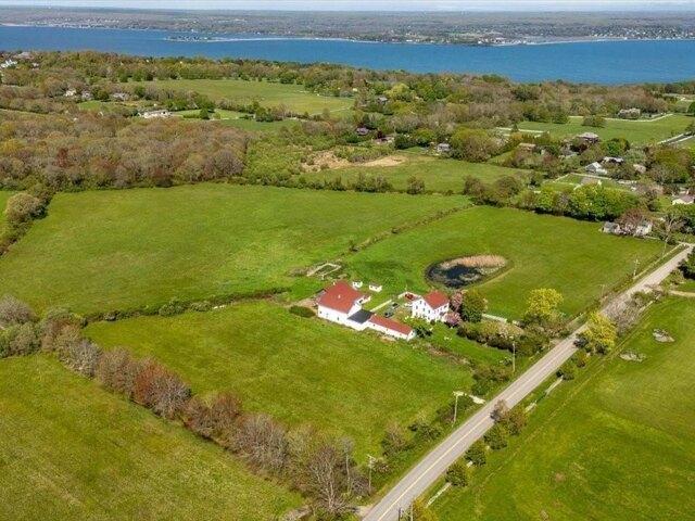 House for sale in Portsmouth, Rhode Island