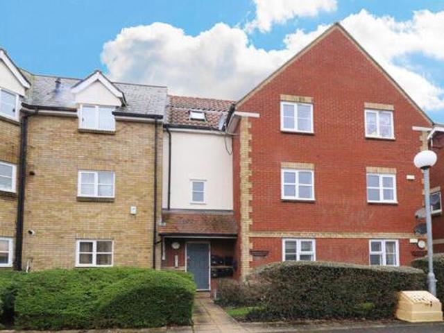 House for sale in Noak Bridge, Essex