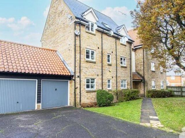 House for sale in Noak Bridge, Essex