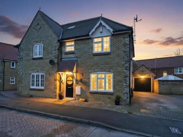 House for sale in Noak Bridge, Essex