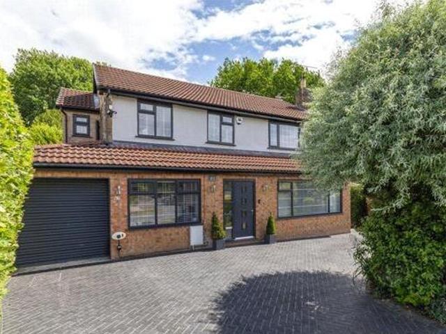 House for sale in Bramhope, West Yorkshire