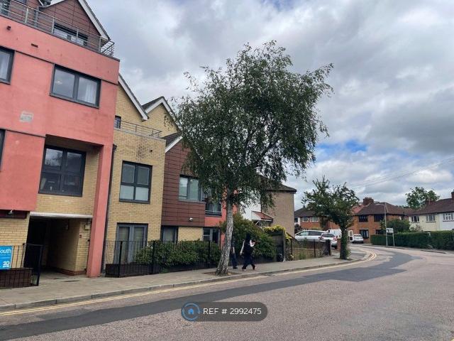 Apartment for rent in Gants Hill, Greater London