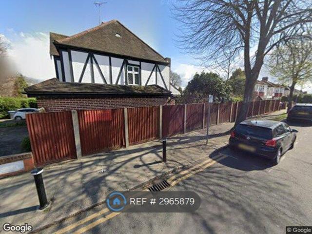Room for rent in Cockfosters, Greater London