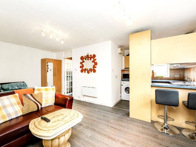 Studio for rent in North Kensington, Greater London