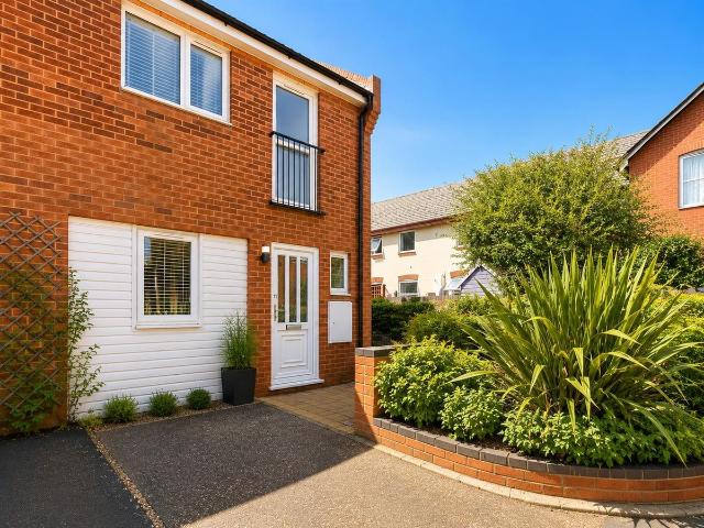 Apartment for rent in Clover Hill, East Bank