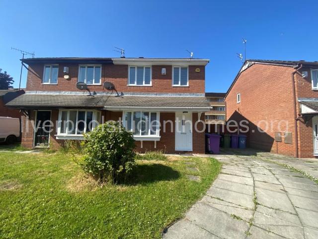 House for rent in Calderstones