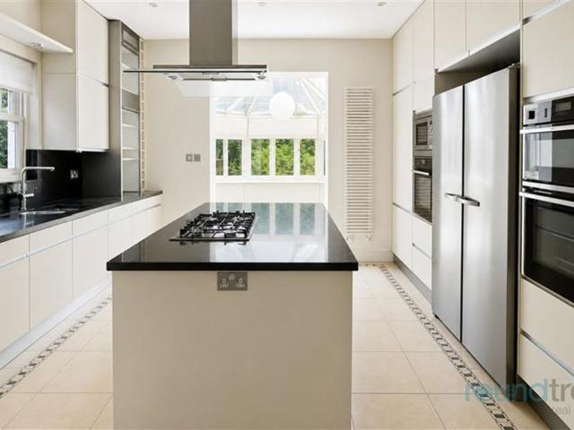 House for rent in Hendon, Greater London