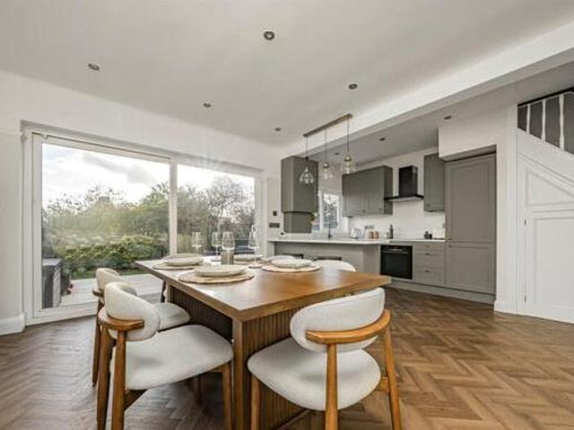 House for sale in Royal Borough of Kingston upon Thames, Greater London