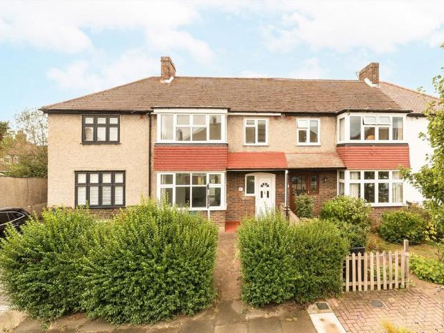 House for rent in Motspur Park, Greater London