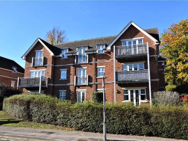 Apartment for rent in Fleet, Hart