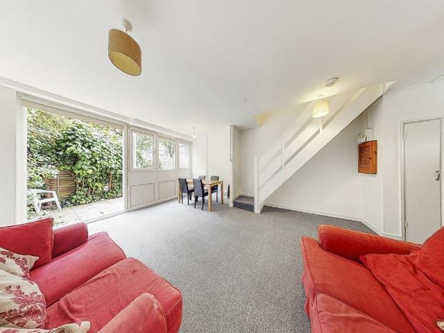 House for rent in Longnor Estate, Mile End