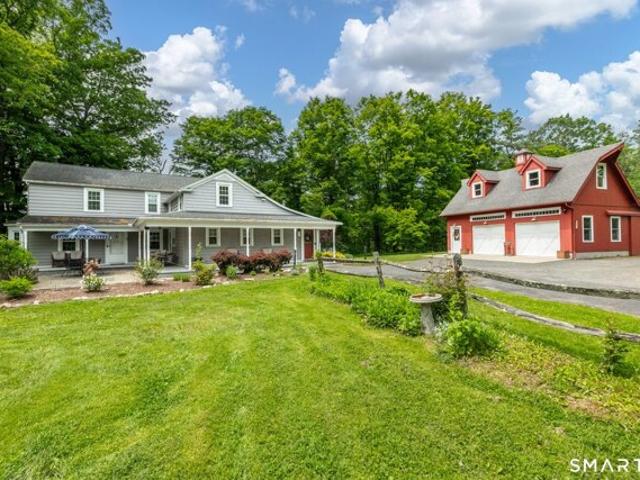House for sale in Suffield, Connecticut
