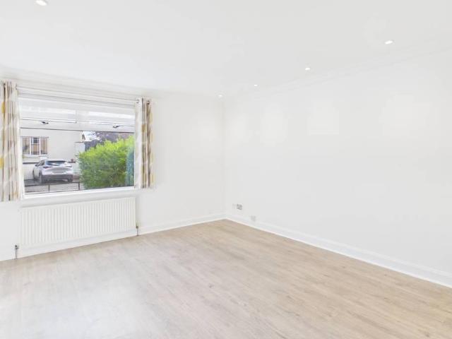 Apartment for rent in The Christians, City of Edinburgh