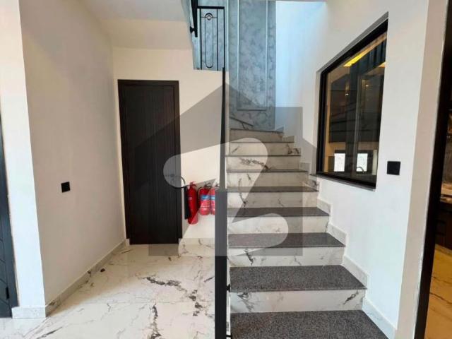 House for sale in 8 ڈی ایچ اے فیز, کراچی ڈویژن