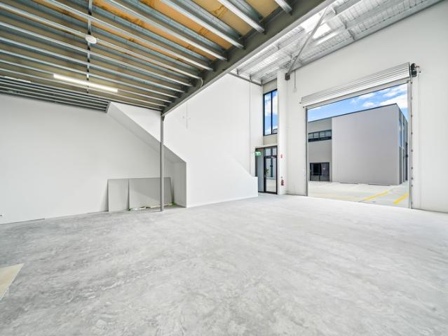 Warehouse for rent in Toombul, Queensland