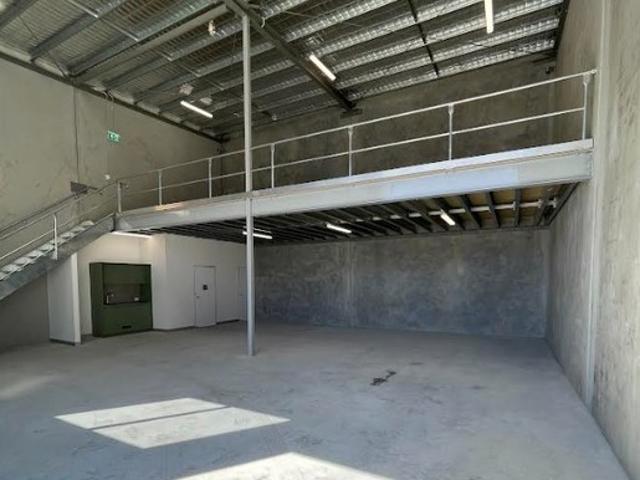 Warehouse for rent in Toombul, Queensland