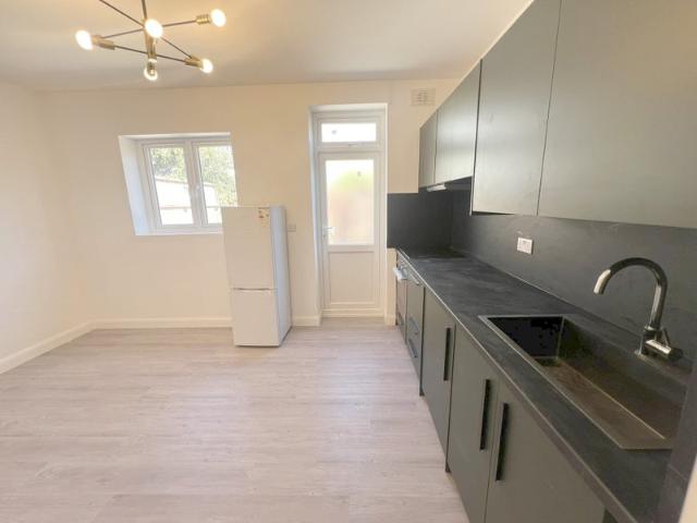 Apartment for rent in Scotch Estate, Hornsey