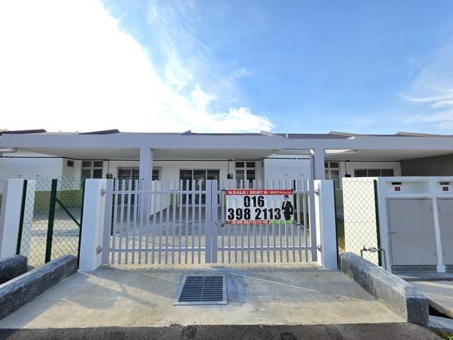Terraced House for sale in Malaka