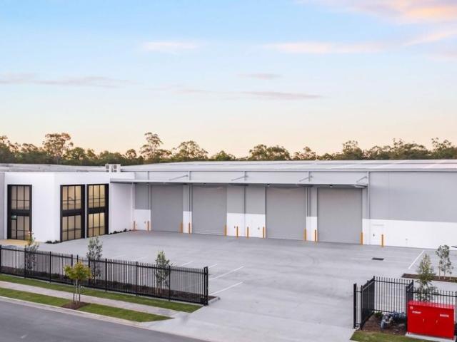 Warehouse for rent in Toombul, Queensland