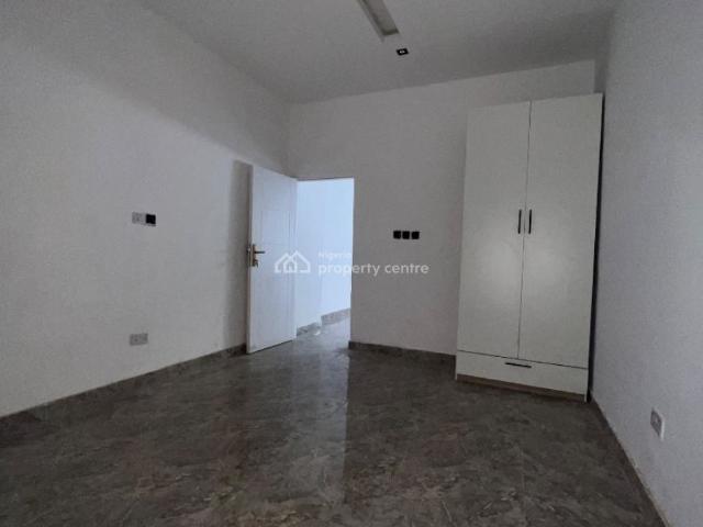 Flat for rent in Eti Osa, Lagos
