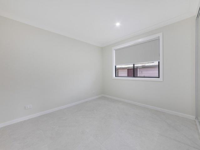 Villa for rent in St Clair, Sydney