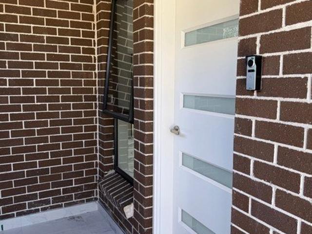 Townhouse for rent in Whalan, Sydney