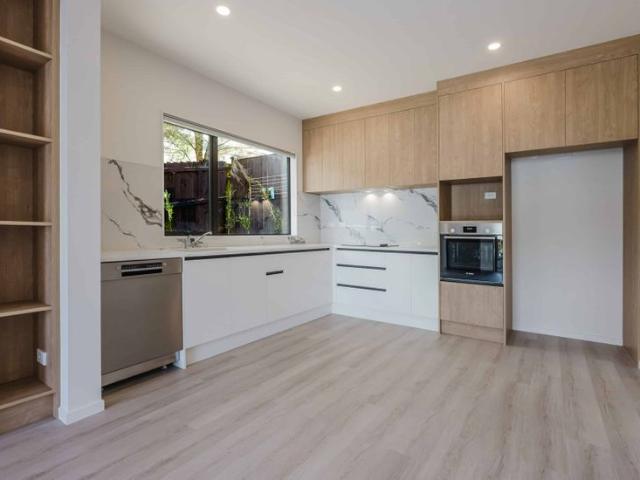 Townhouse for rent in Massey West, Henderson-Massey