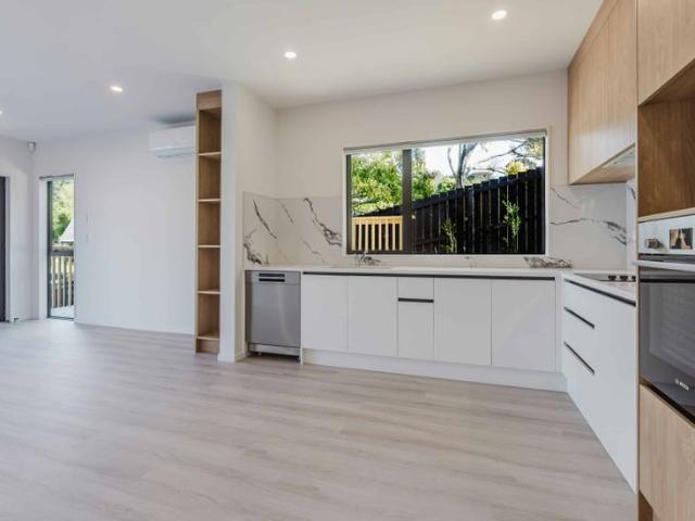 Townhouse for rent in Massey West, Henderson-Massey